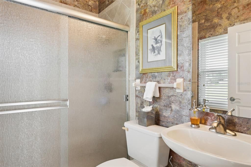 Под контрактом: $1,135,000 (4 спален, 3 ванн, 3502 Квадратных фут)