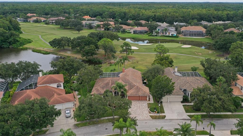 Под контрактом: $1,135,000 (4 спален, 3 ванн, 3502 Квадратных фут)