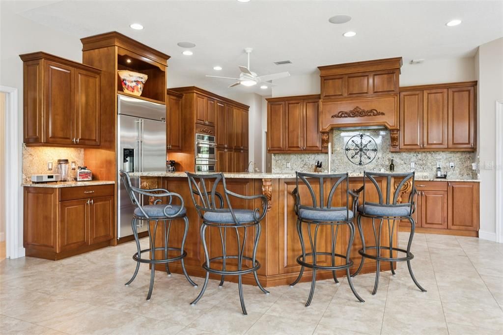 Под контрактом: $1,135,000 (4 спален, 3 ванн, 3502 Квадратных фут)