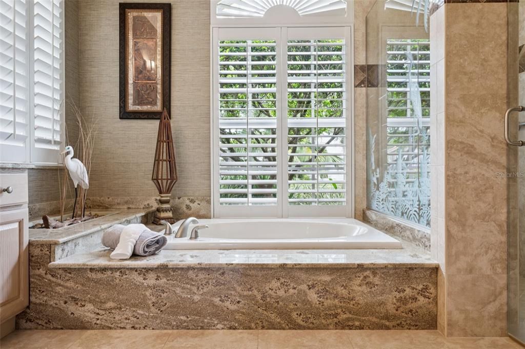 Под контрактом: $1,135,000 (4 спален, 3 ванн, 3502 Квадратных фут)