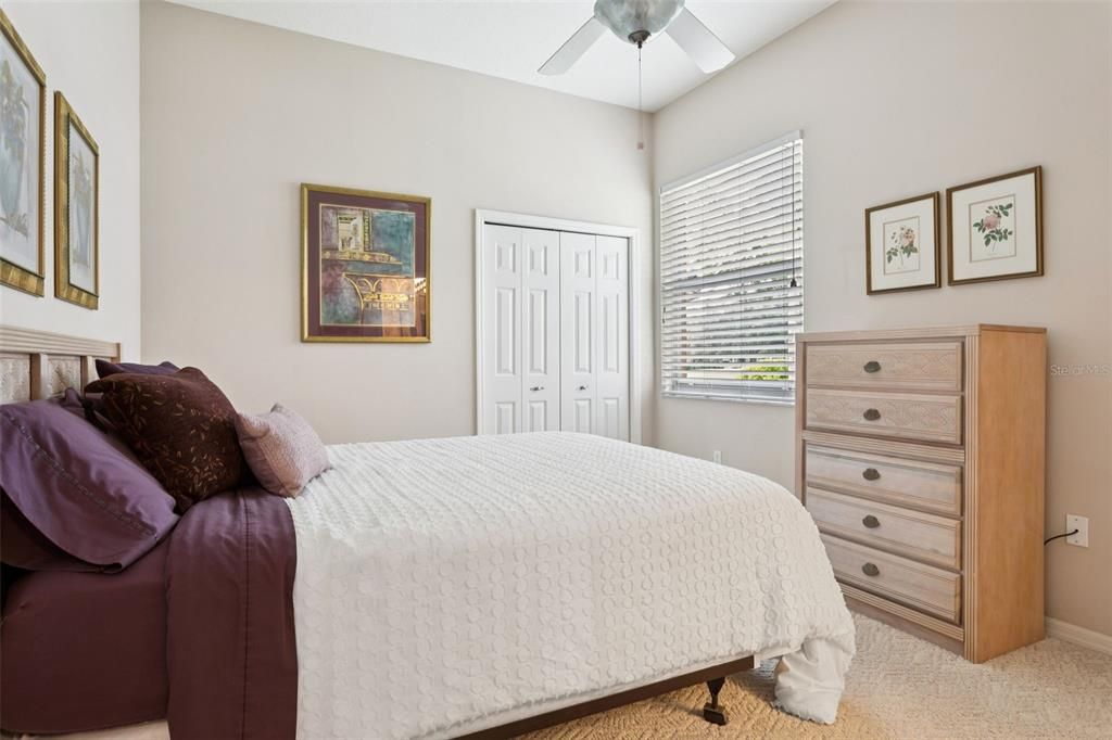 Под контрактом: $1,135,000 (4 спален, 3 ванн, 3502 Квадратных фут)