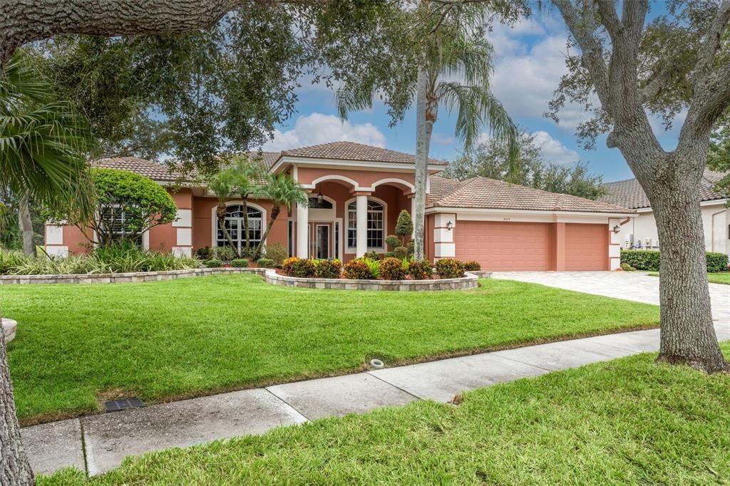 Под контрактом: $1,135,000 (4 спален, 3 ванн, 3502 Квадратных фут)