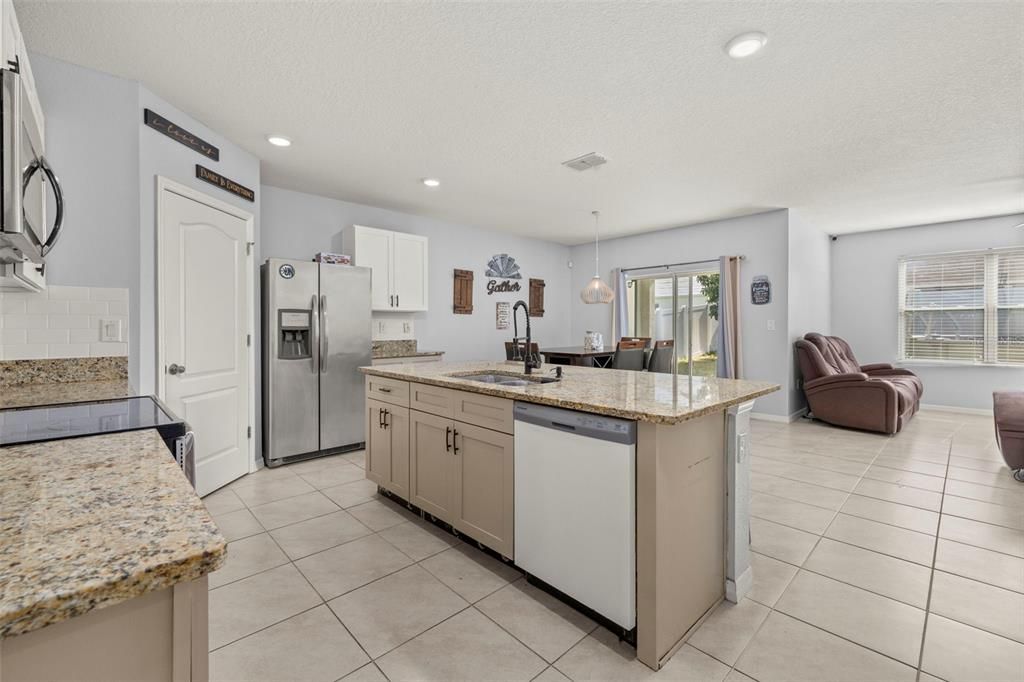 For Sale: $376,000 (4 beds, 2 baths, 1846 Square Feet)