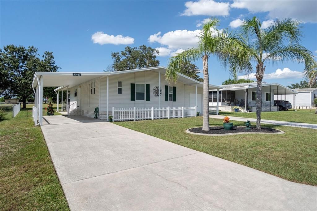 Active With Contract: $199,900 (2 beds, 2 baths, 1288 Square Feet)