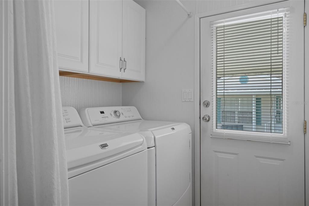 Active With Contract: $199,900 (2 beds, 2 baths, 1288 Square Feet)