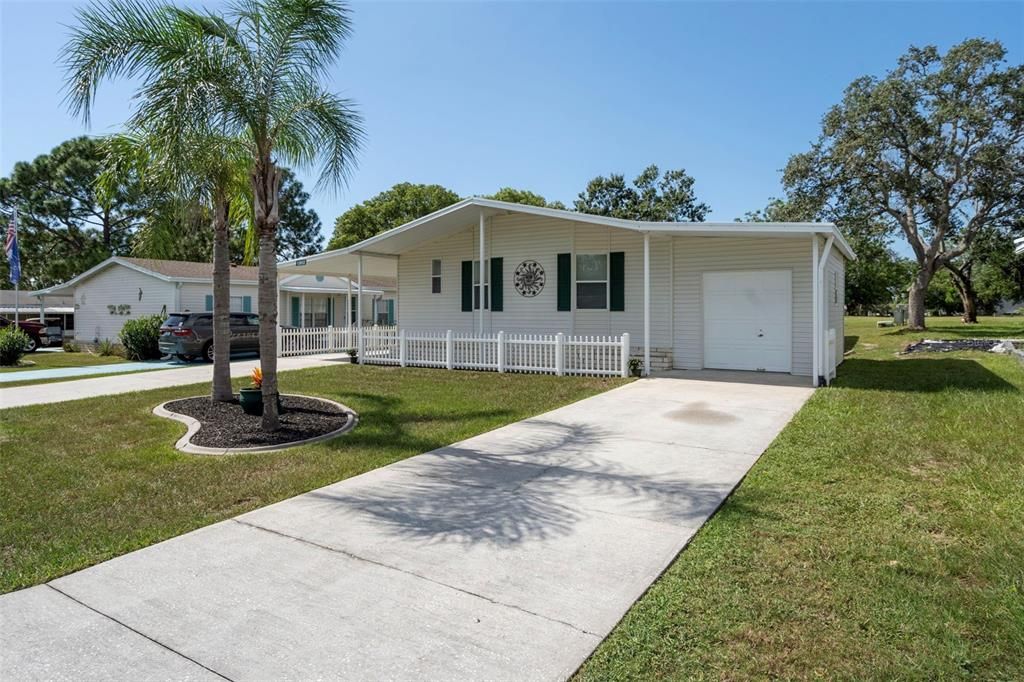 Active With Contract: $199,900 (2 beds, 2 baths, 1288 Square Feet)