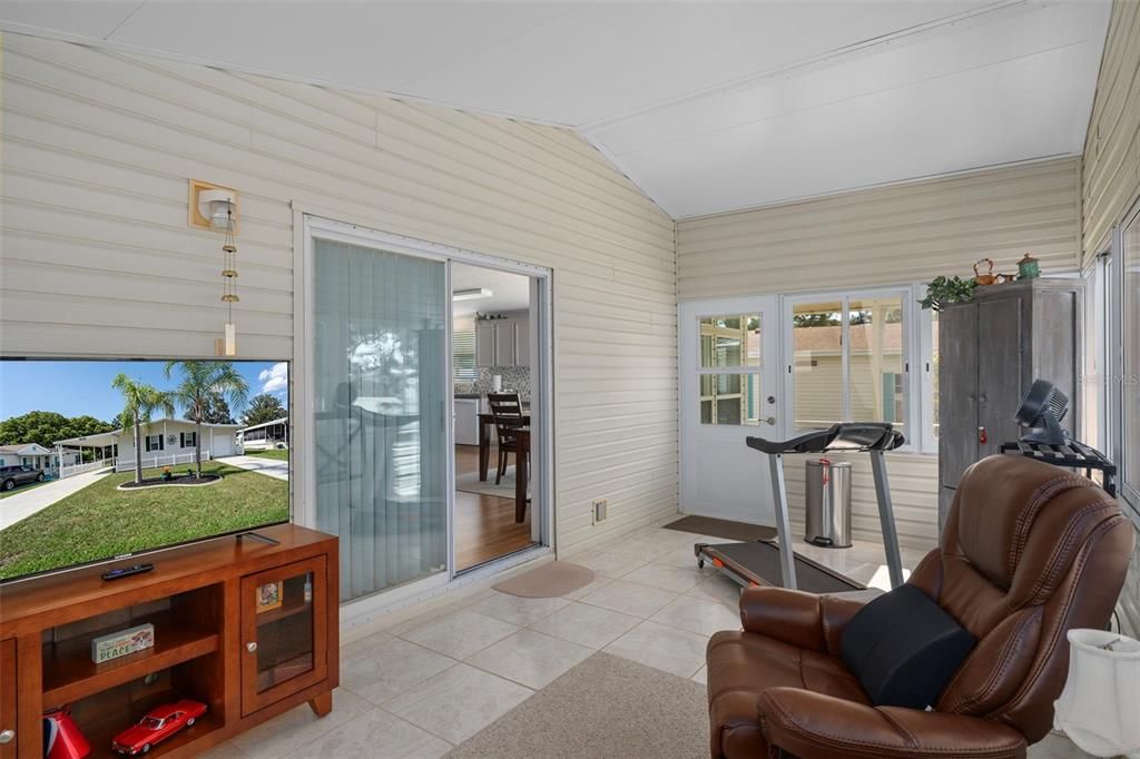 Active With Contract: $199,900 (2 beds, 2 baths, 1288 Square Feet)