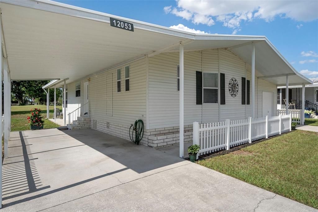 Active With Contract: $199,900 (2 beds, 2 baths, 1288 Square Feet)