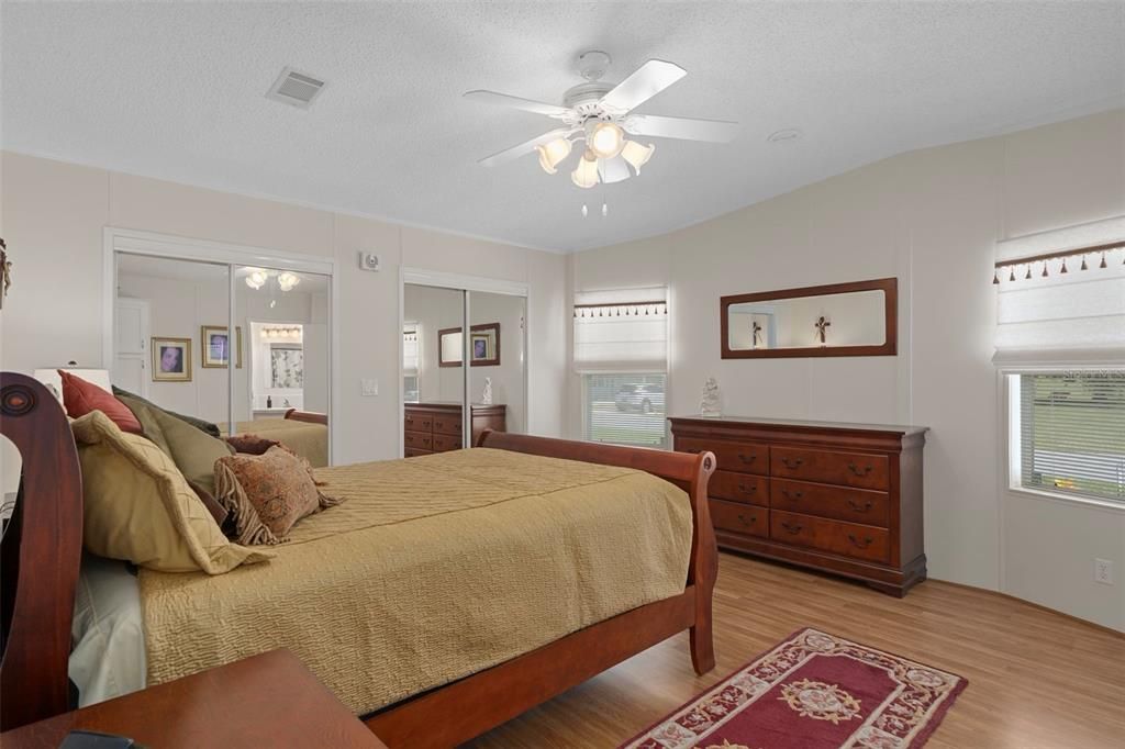 Active With Contract: $199,900 (2 beds, 2 baths, 1288 Square Feet)