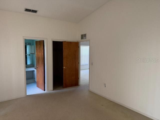 合同活跃: $325,000 (3 贝兹, 2 浴室, 1574 平方英尺)