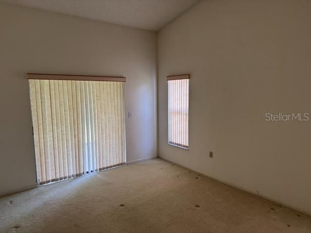 合同活跃: $325,000 (3 贝兹, 2 浴室, 1574 平方英尺)