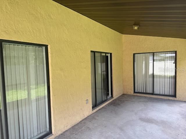 合同活跃: $325,000 (3 贝兹, 2 浴室, 1574 平方英尺)