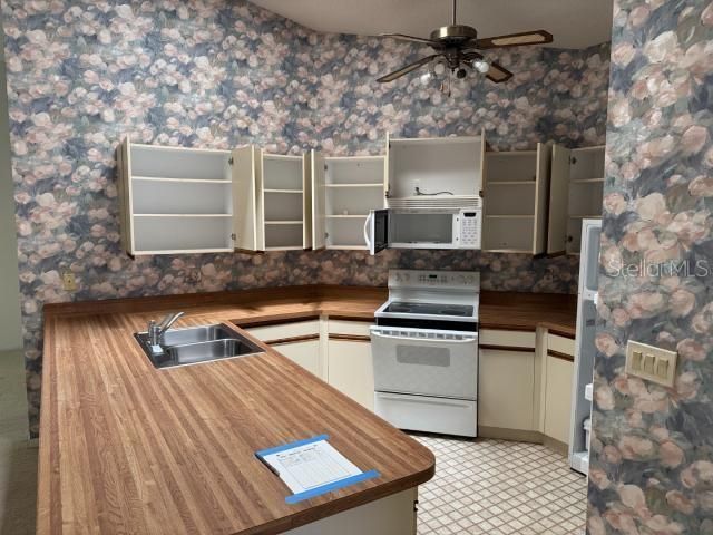 合同活跃: $325,000 (3 贝兹, 2 浴室, 1574 平方英尺)