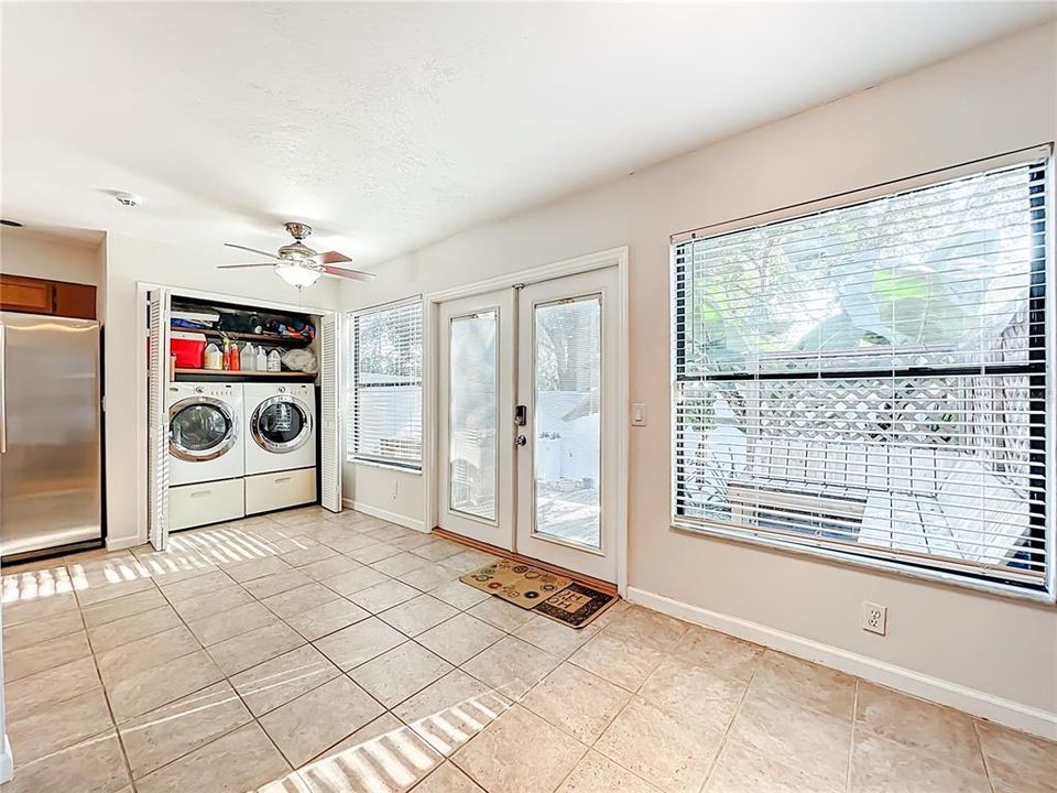 待售: $305,000 (3 贝兹, 2 浴室, 1462 平方英尺)