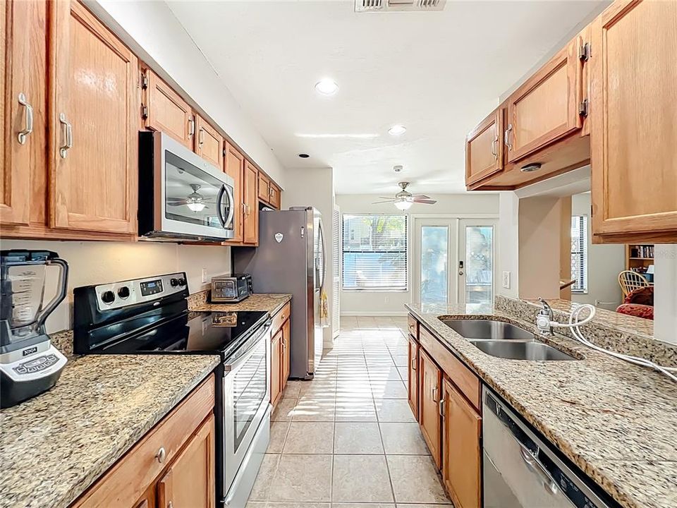 待售: $305,000 (3 贝兹, 2 浴室, 1462 平方英尺)