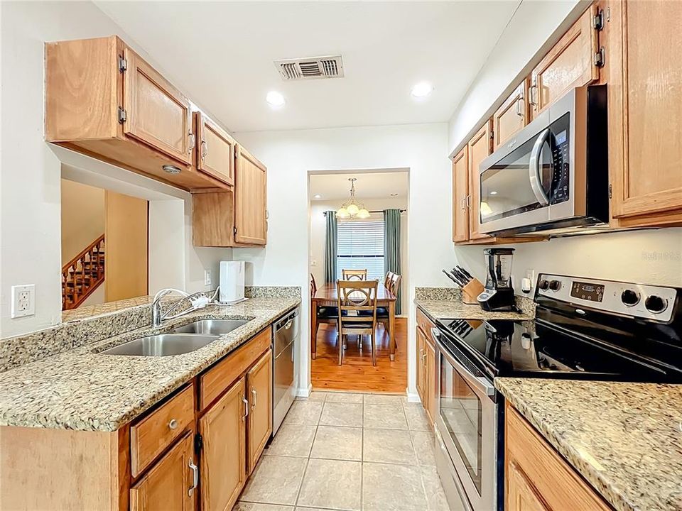 待售: $305,000 (3 贝兹, 2 浴室, 1462 平方英尺)