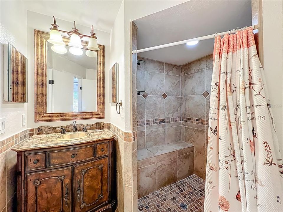 待售: $305,000 (3 贝兹, 2 浴室, 1462 平方英尺)