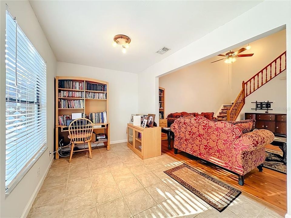 待售: $305,000 (3 贝兹, 2 浴室, 1462 平方英尺)