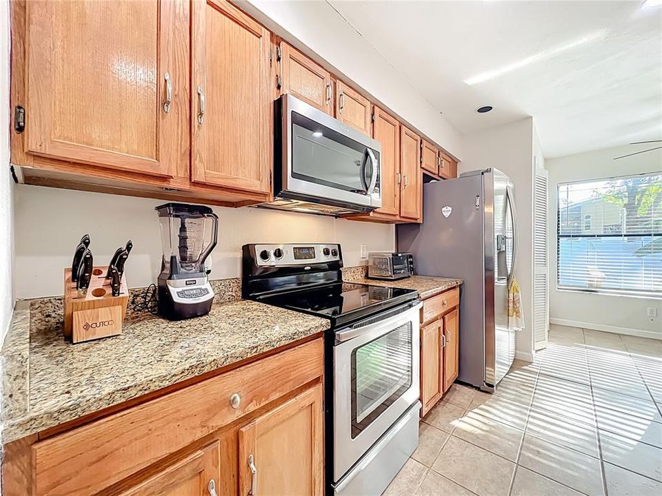 待售: $305,000 (3 贝兹, 2 浴室, 1462 平方英尺)