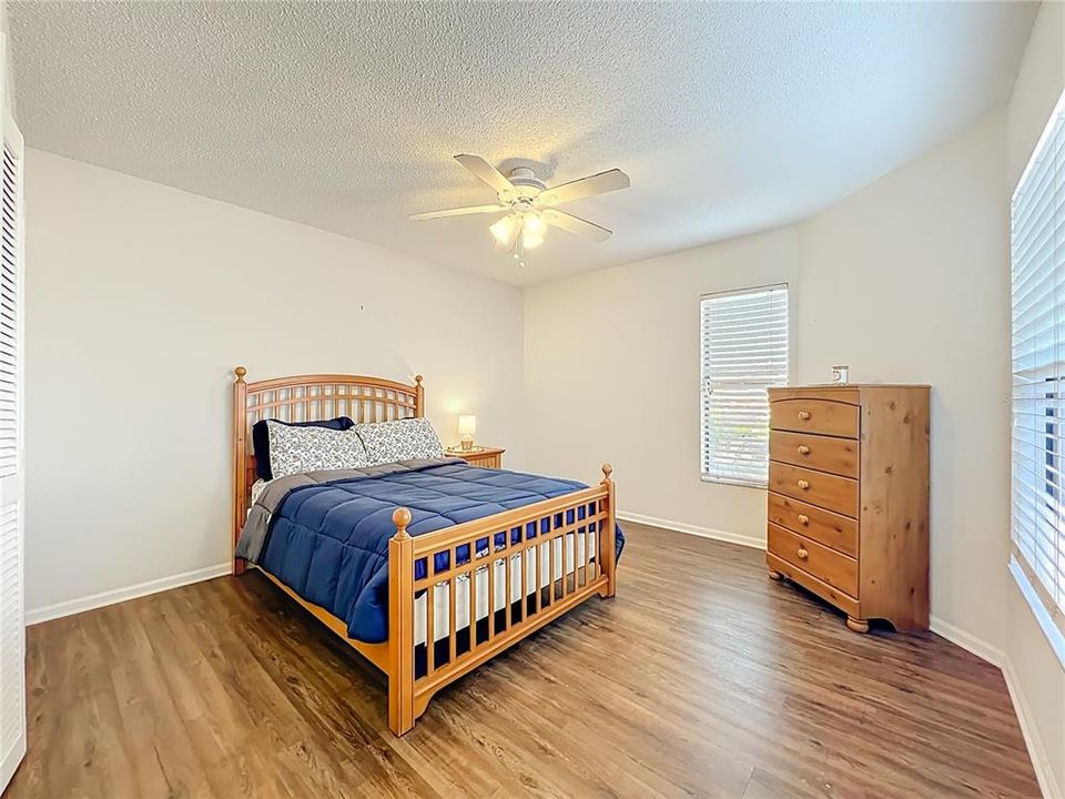 待售: $305,000 (3 贝兹, 2 浴室, 1462 平方英尺)