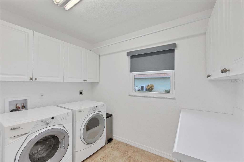 Activo con contrato: $370,000 (3 camas, 2 baños, 1859 Pies cuadrados)