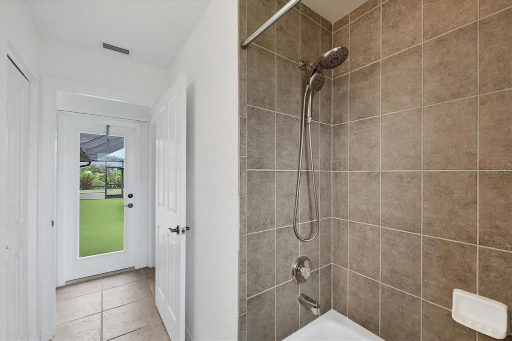 Activo con contrato: $370,000 (3 camas, 2 baños, 1859 Pies cuadrados)