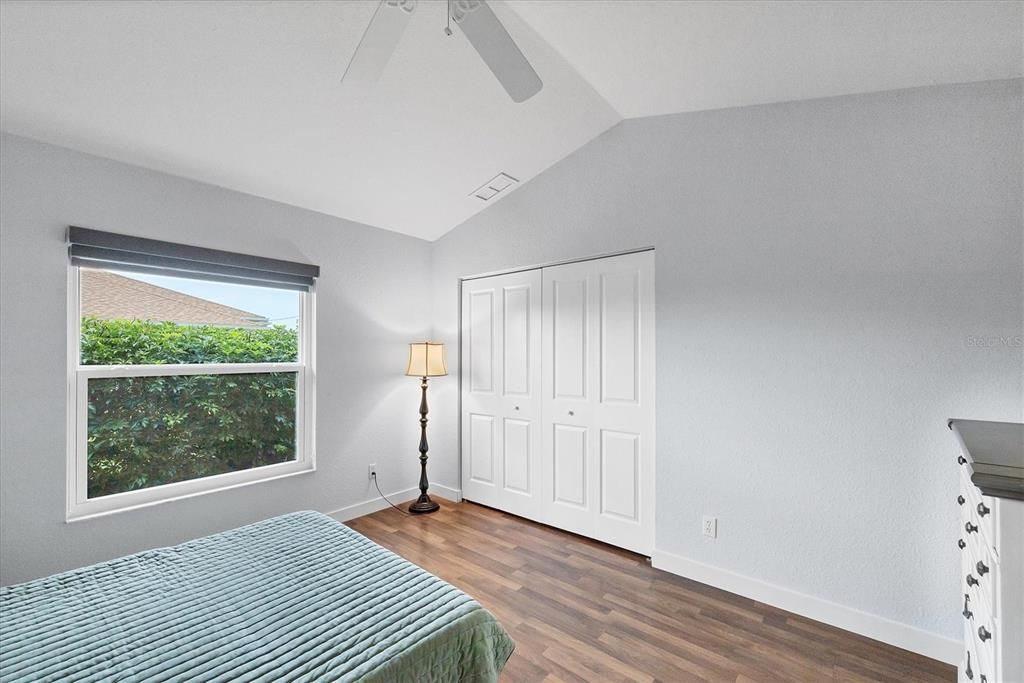 Activo con contrato: $370,000 (3 camas, 2 baños, 1859 Pies cuadrados)