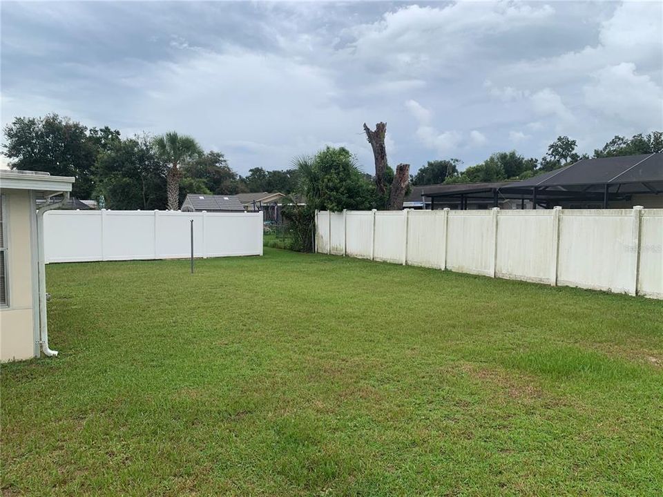 Active With Contract: $99,000 (2 beds, 1 baths, 832 Square Feet)