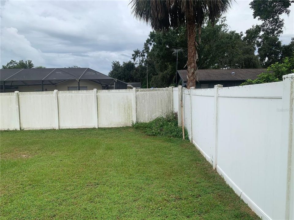 Active With Contract: $99,000 (2 beds, 1 baths, 832 Square Feet)