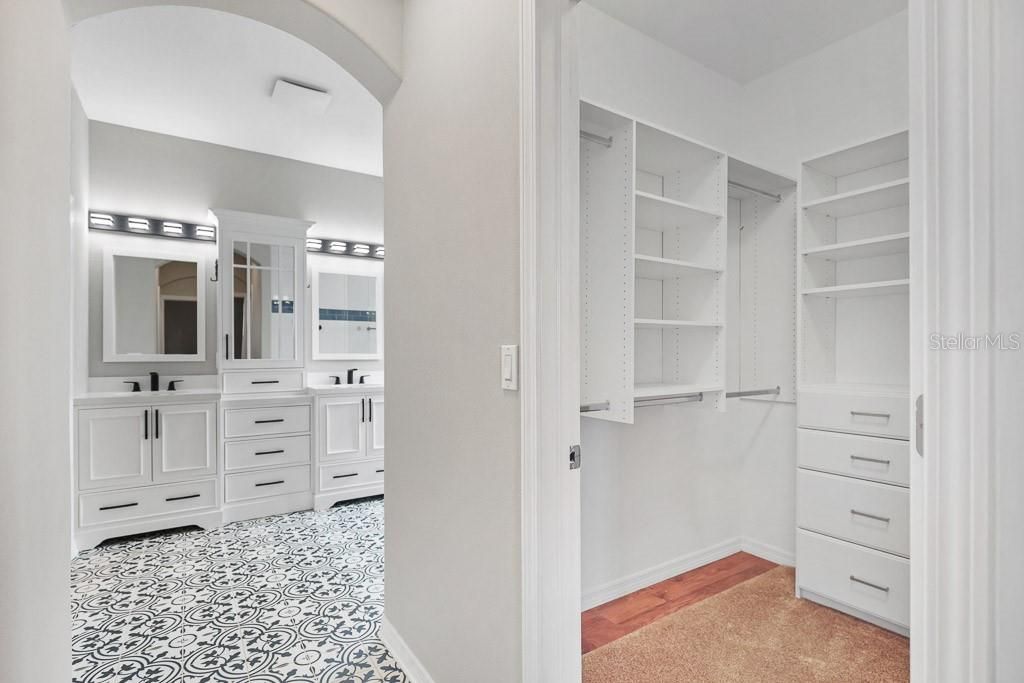 For Rent: $2,595 (4 beds, 3 baths, 2174 Square Feet)