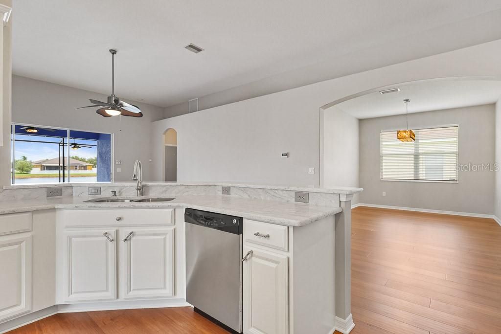 For Rent: $2,595 (4 beds, 3 baths, 2174 Square Feet)