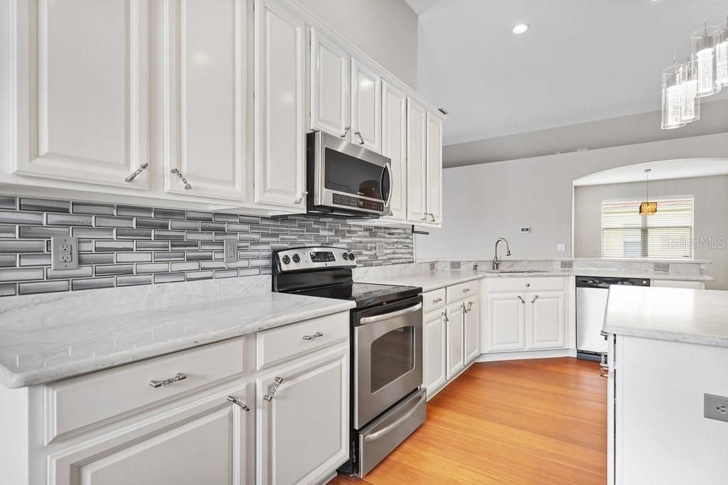 For Rent: $2,595 (4 beds, 3 baths, 2174 Square Feet)