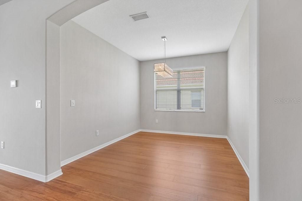 For Rent: $2,595 (4 beds, 3 baths, 2174 Square Feet)