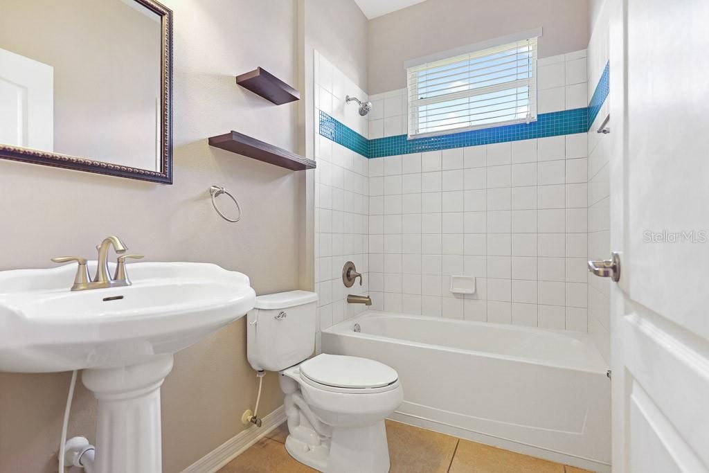 For Rent: $2,595 (4 beds, 3 baths, 2174 Square Feet)