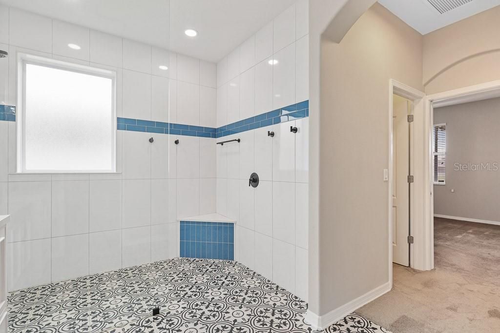 For Rent: $2,595 (4 beds, 3 baths, 2174 Square Feet)