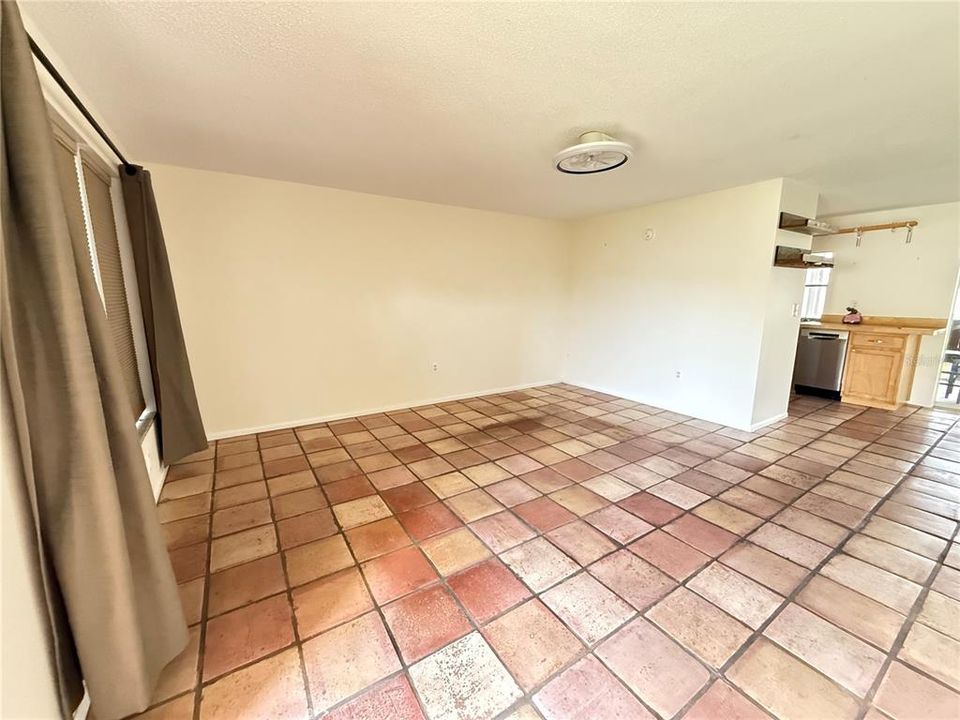 For Rent: $2,500 (2 beds, 2 baths, 1069 Square Feet)