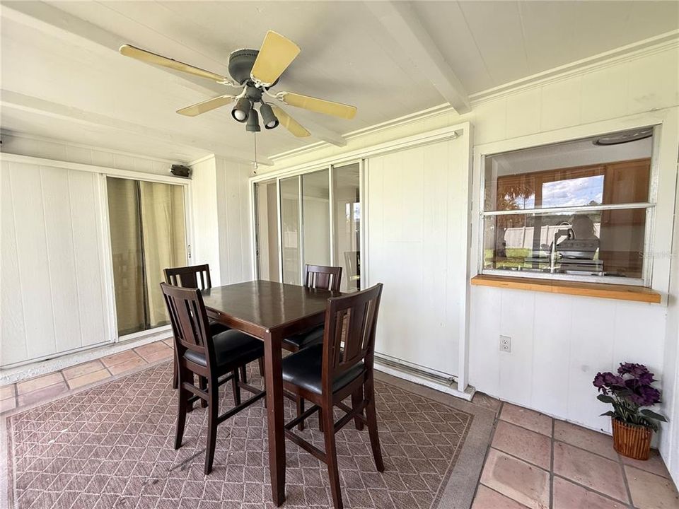 For Rent: $2,500 (2 beds, 2 baths, 1069 Square Feet)