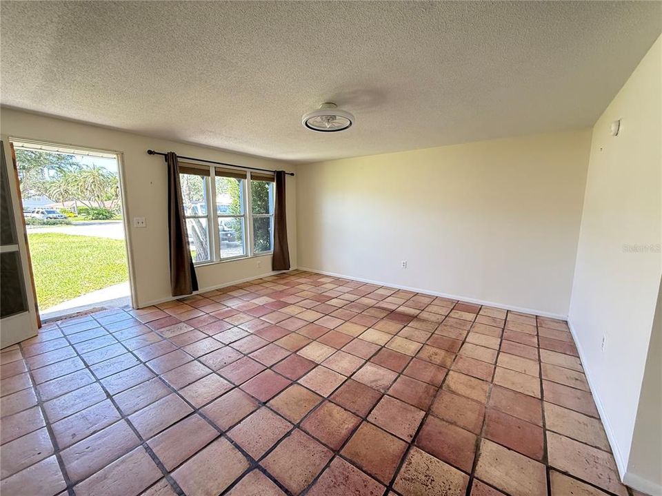 For Rent: $2,500 (2 beds, 2 baths, 1069 Square Feet)