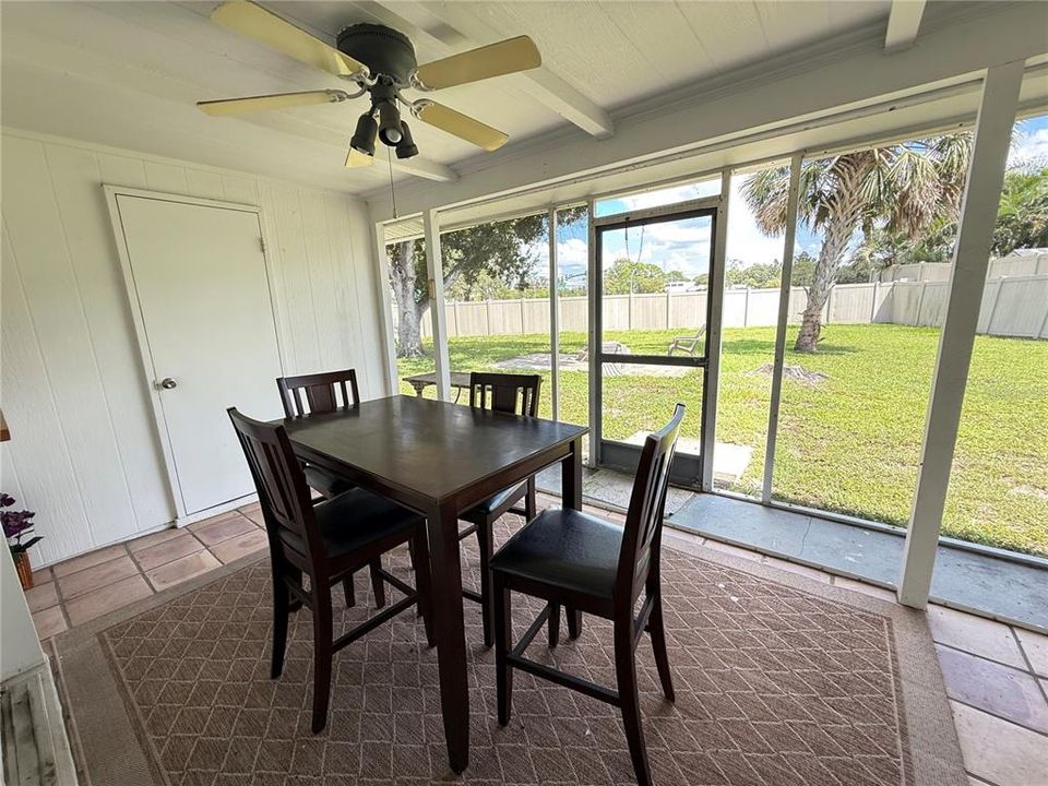 For Rent: $2,500 (2 beds, 2 baths, 1069 Square Feet)