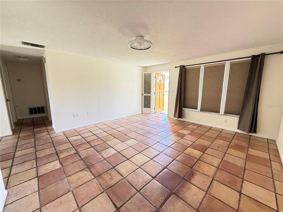 For Rent: $2,500 (2 beds, 2 baths, 1069 Square Feet)