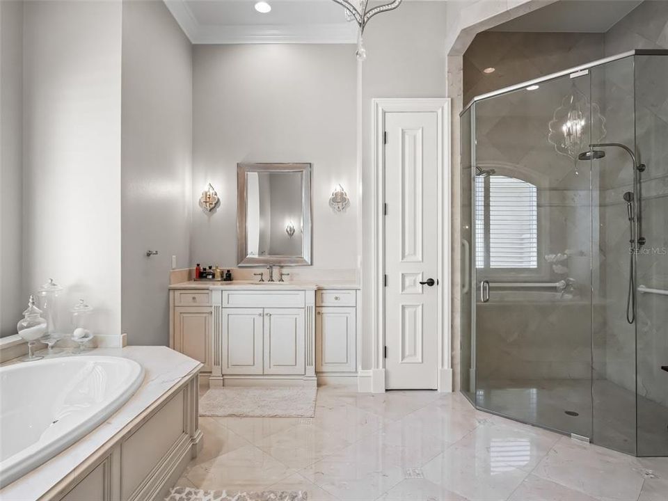 En Venta: $3,500,000 (4 camas, 4 baños, 4657 Pies cuadrados)