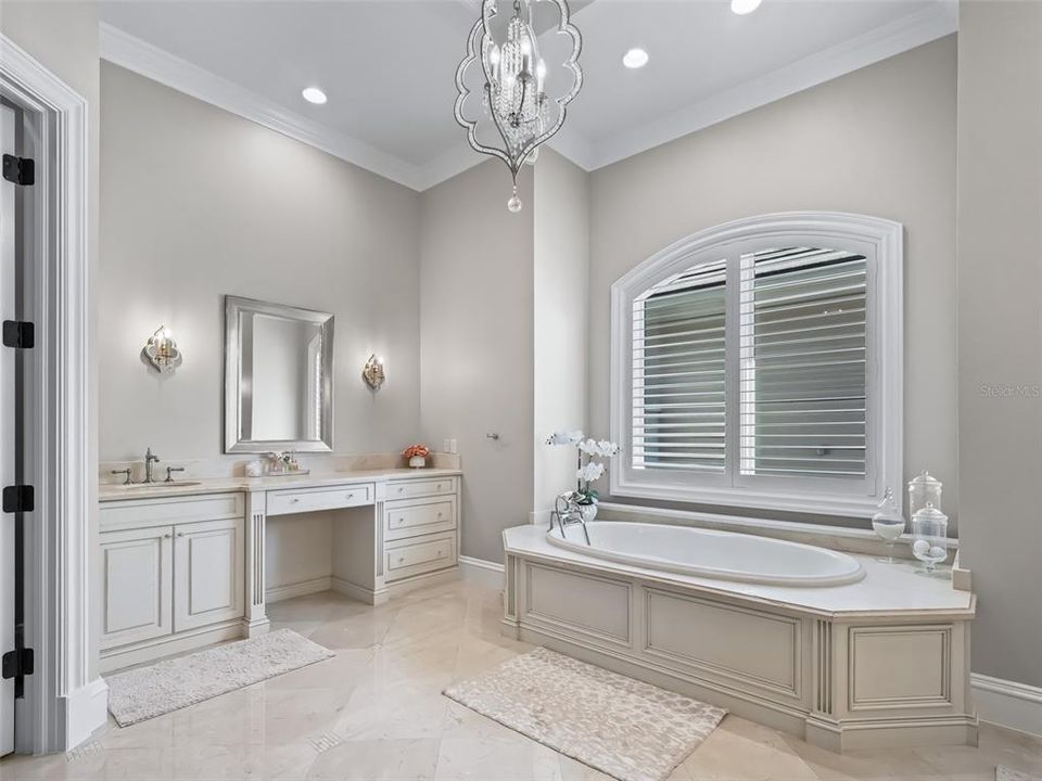 En Venta: $3,500,000 (4 camas, 4 baños, 4657 Pies cuadrados)