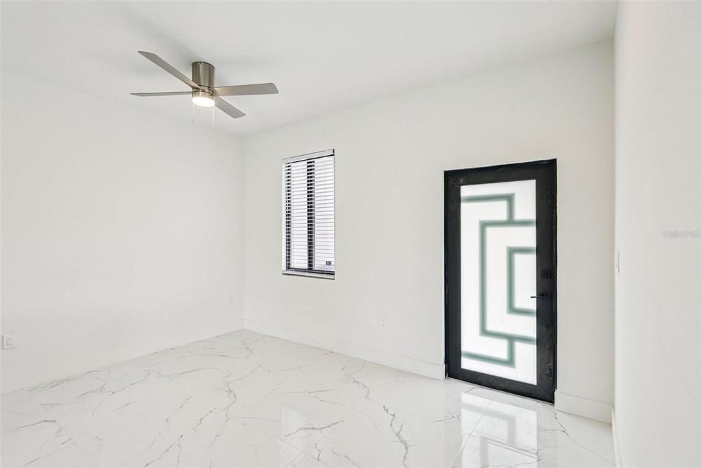 На продажу: $359,000 (4 спален, 2 ванн, 1636 Квадратных фут)