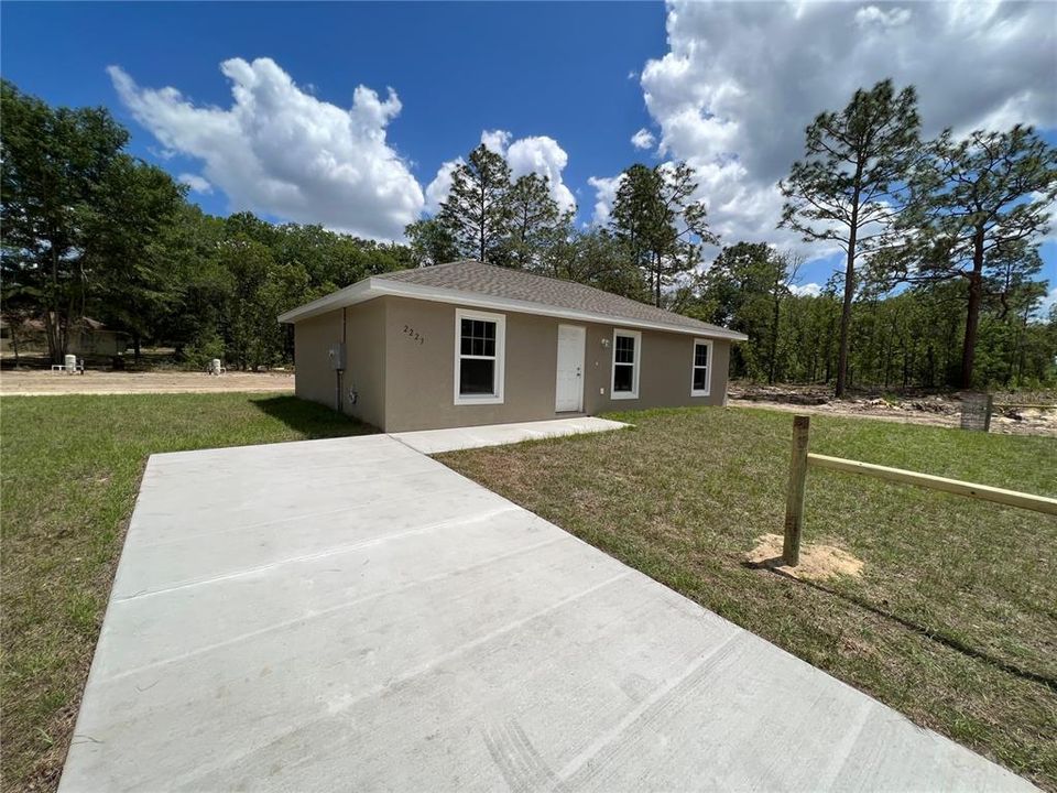 Recently Rented: $1,560 (3 beds, 2 baths, 1000 Square Feet)
