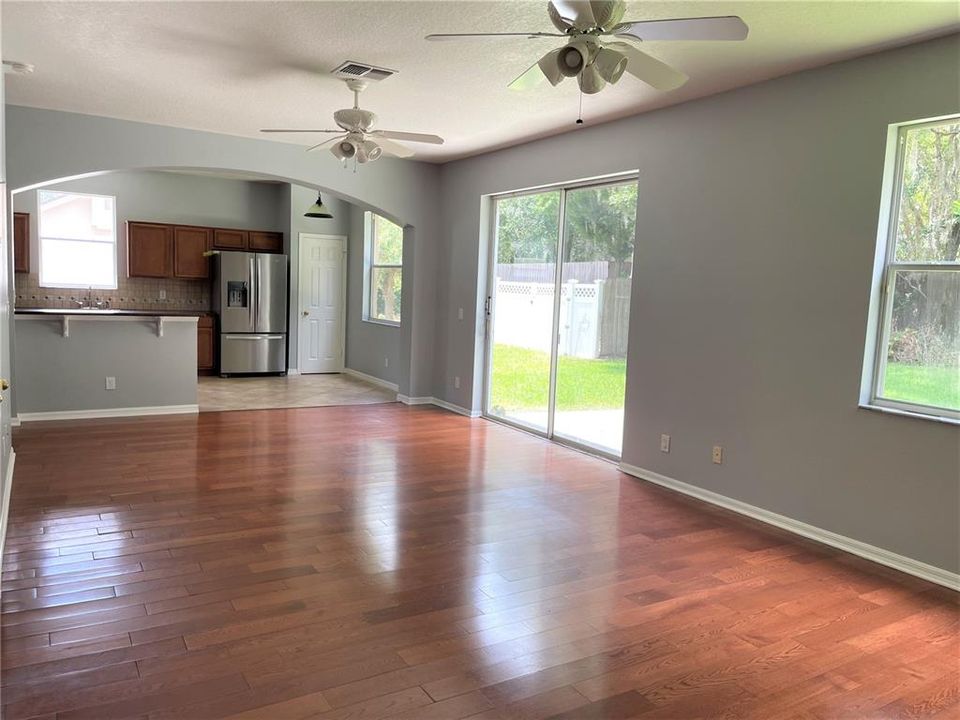 В аренду: $2,850 (4 спален, 3 ванн, 2712 Квадратных фут)