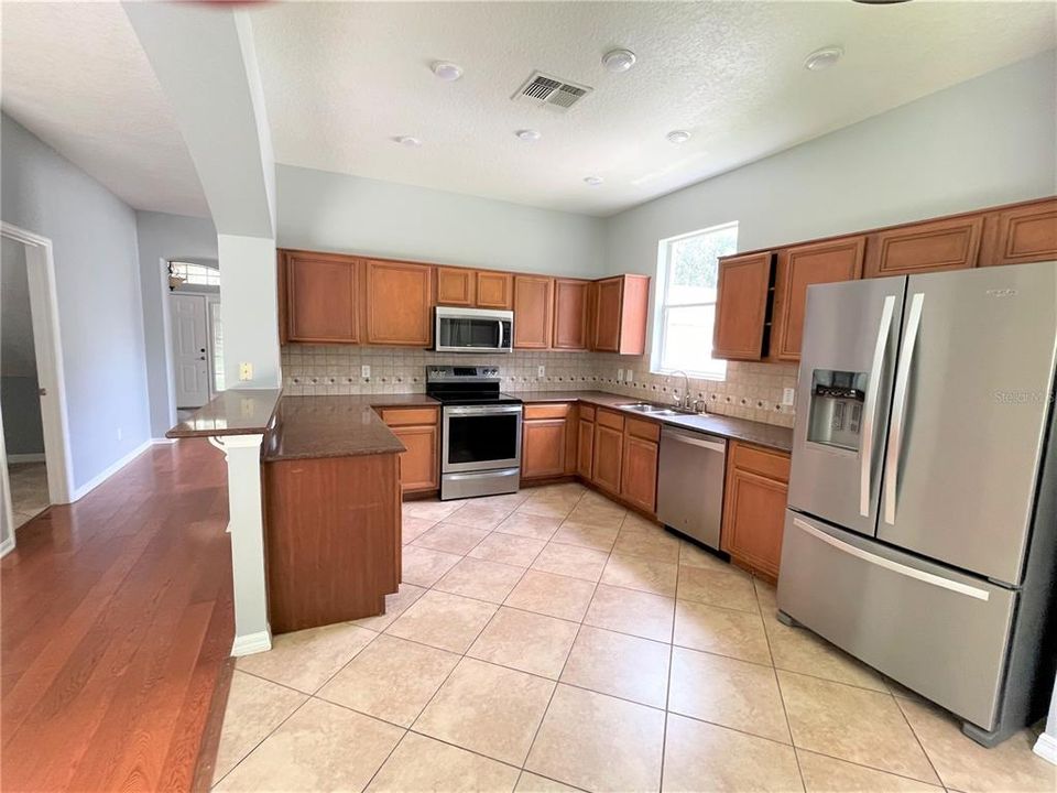 В аренду: $2,850 (4 спален, 3 ванн, 2712 Квадратных фут)