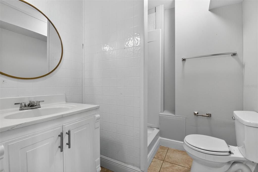 Active With Contract: $250,000 (2 beds, 1 baths, 767 Square Feet)