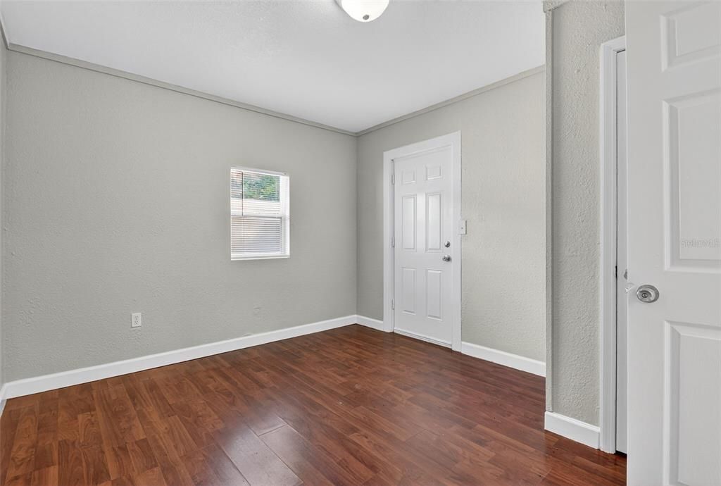 Active With Contract: $250,000 (2 beds, 1 baths, 767 Square Feet)