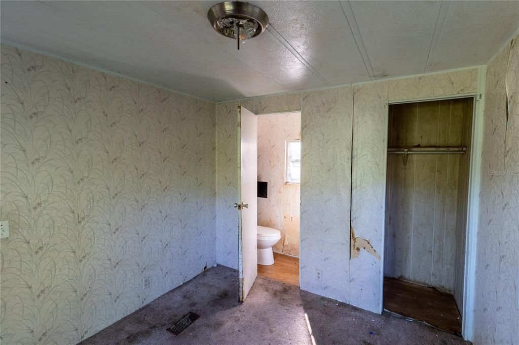 待售: $299,900 (2 贝兹, 2 浴室, 644 平方英尺)