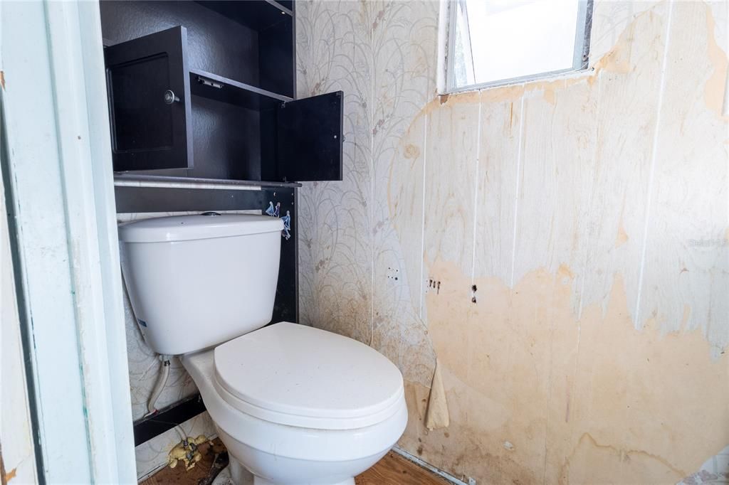 待售: $299,900 (2 贝兹, 2 浴室, 644 平方英尺)